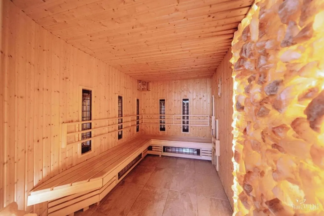 Viking Valley: Two-Story Norwegian Retreat with Dual Balconies and Wellness Access Szklarska Poreba Apartment